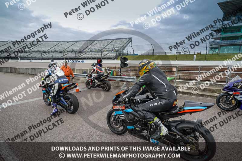 Rockingham no limits trackday;enduro digital images;event digital images;eventdigitalimages;no limits trackdays;peter wileman photography;racing digital images;rockingham raceway northamptonshire;rockingham trackday photographs;trackday digital images;trackday photos